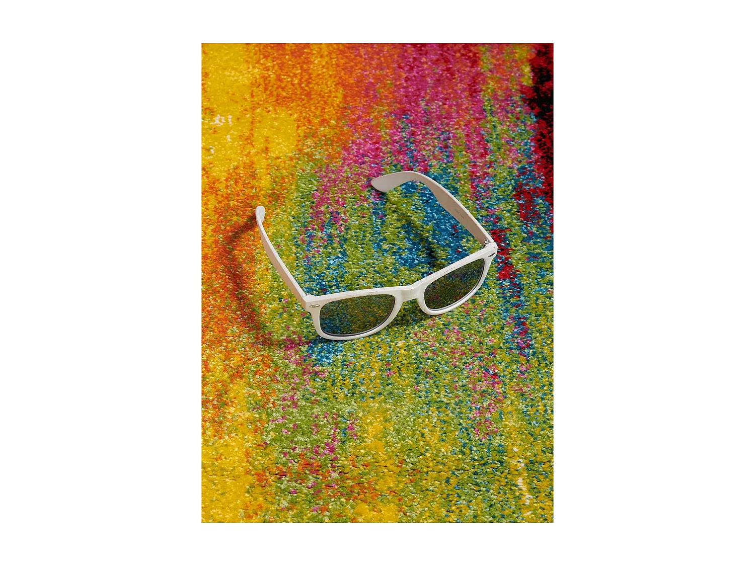 tapis chambre 100x100 tissé multicolore carré motif géométrique LYN8 BELO 1