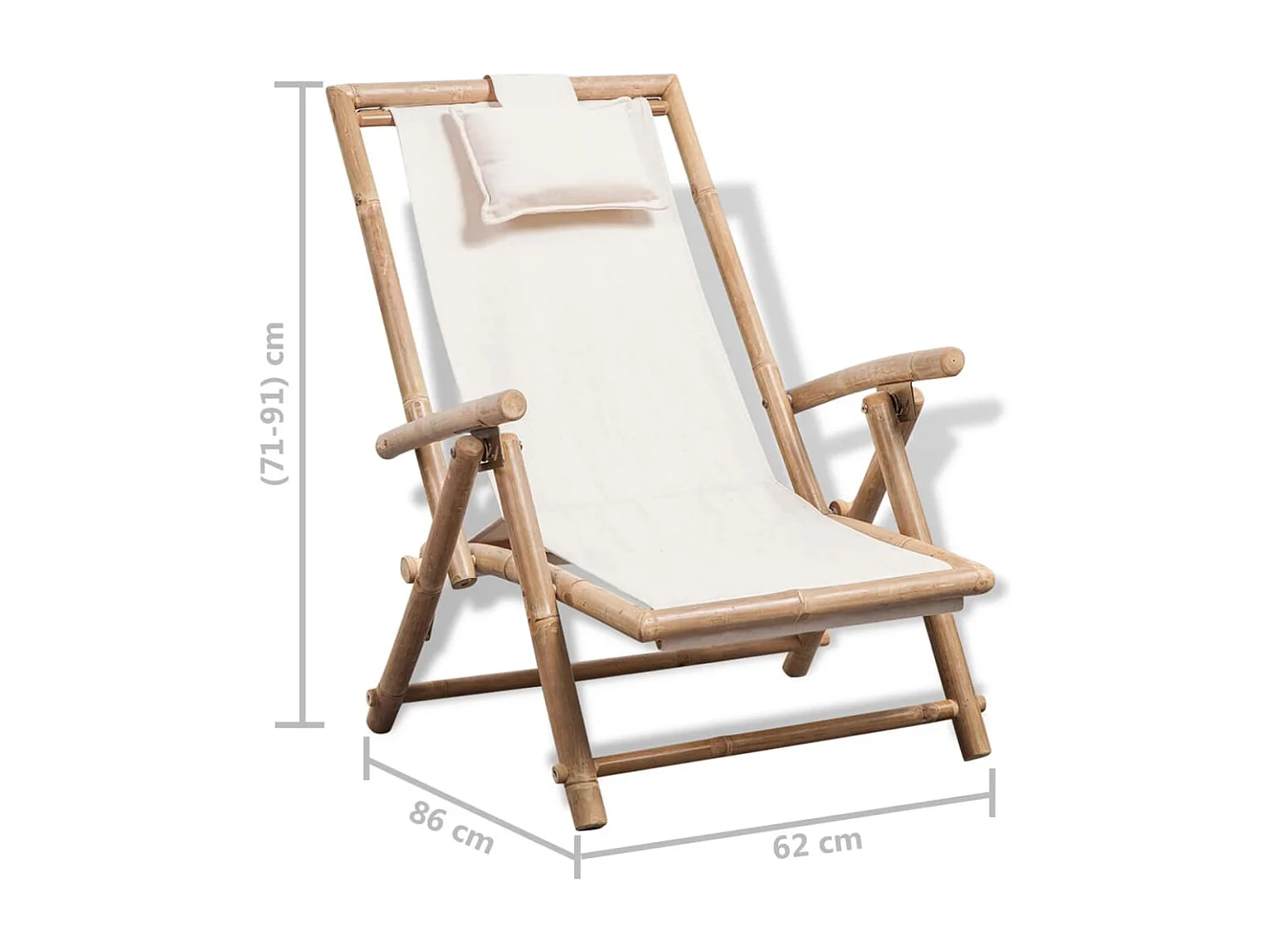 Silla de bambú para patio exterior.