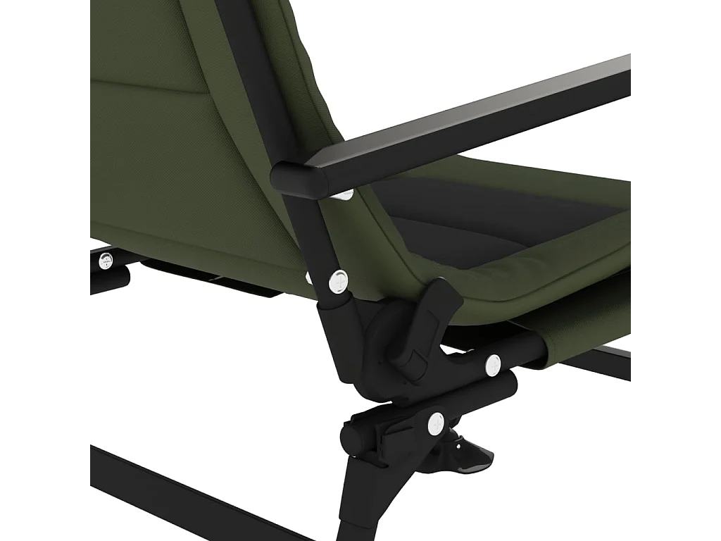Silla de pesca con reposabrazos plegable verde.