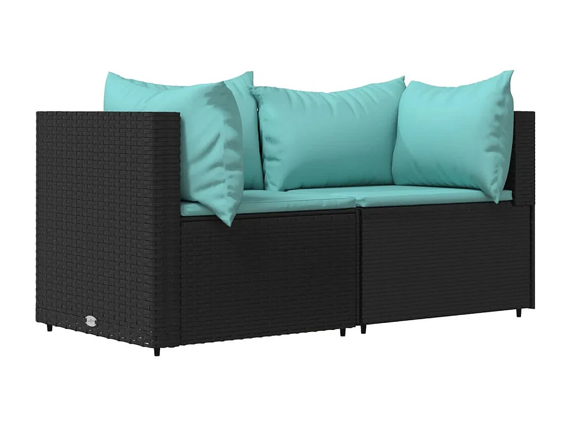 3 muebles de jardín con cojines de mimbre de resina negra.