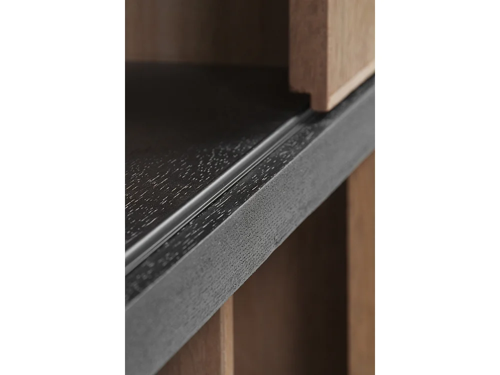 Credenza in legno di frassino di colore nero con base in metallo