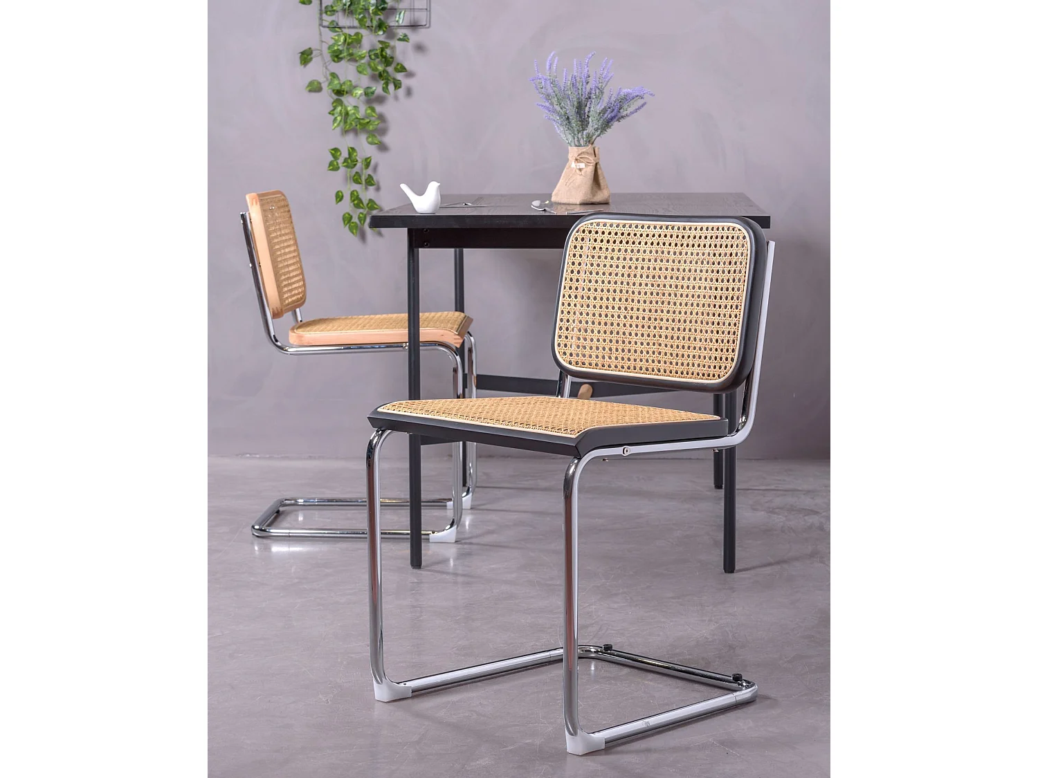 Chaise rétro en rotin naturel et acier chromé - Cesca - Noir