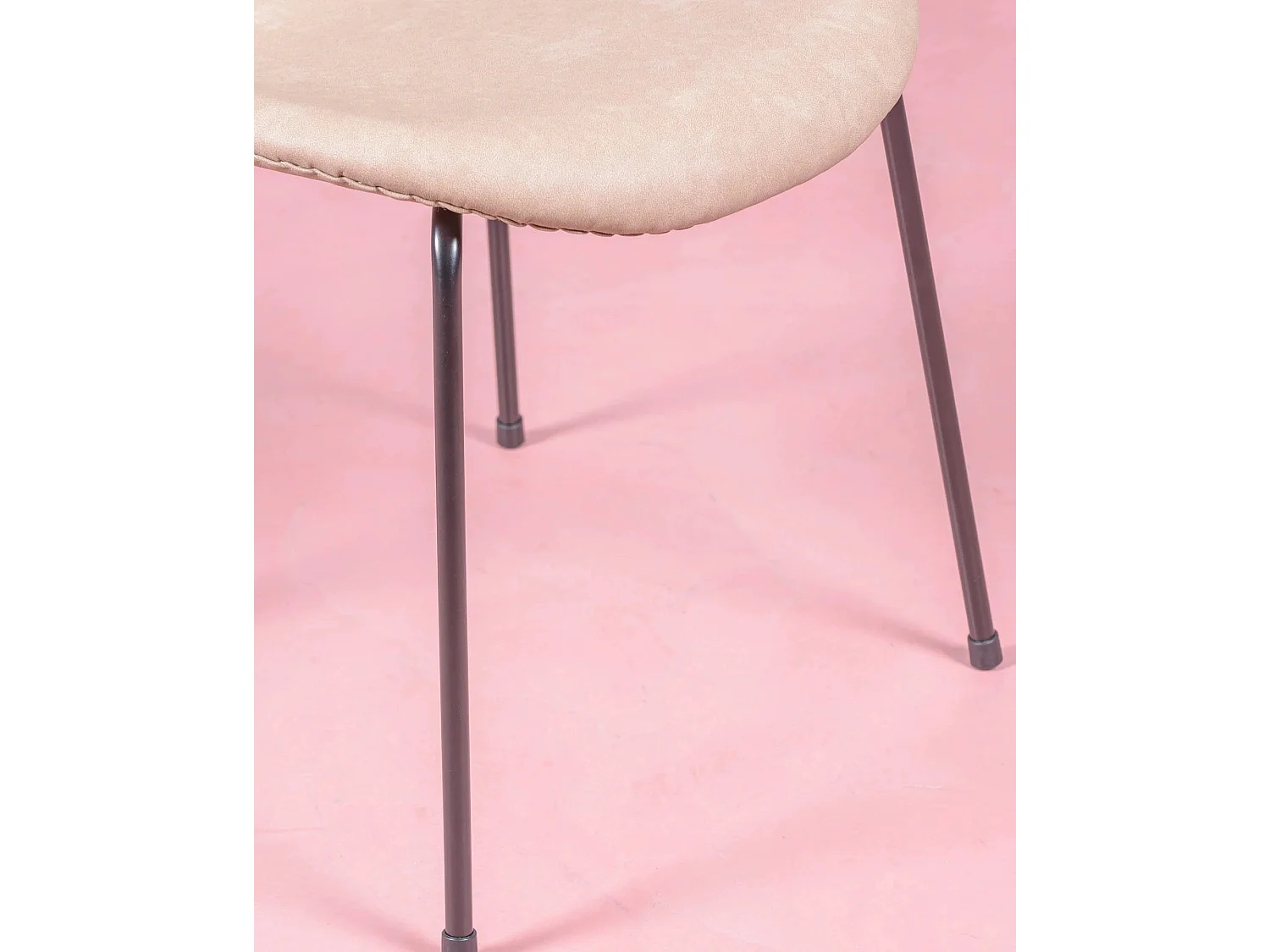 Suite de 4 chaises vintage tapissées en simili cuir - Seven - Beige