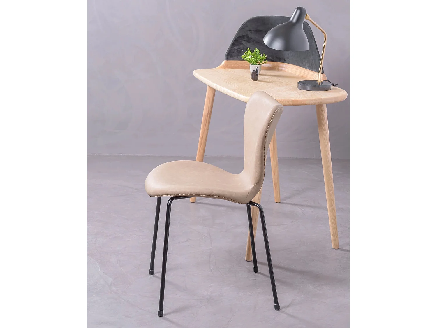 Suite de 4 chaises vintage tapissées en simili cuir - Seven - Beige