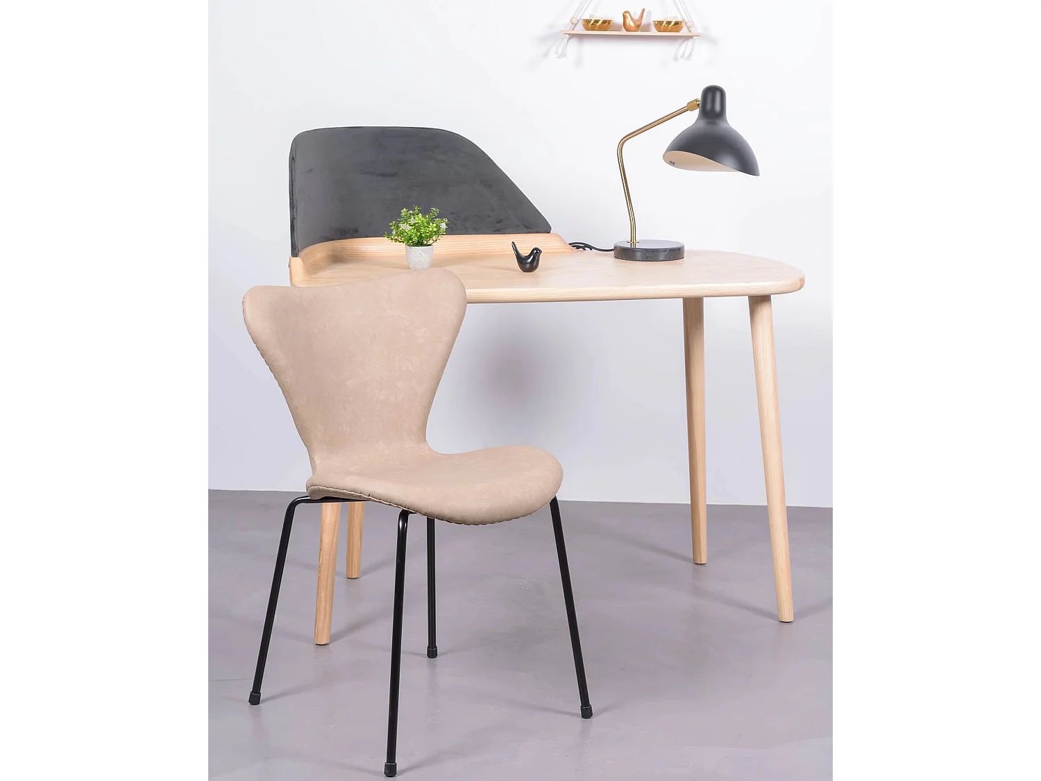 Suite de 4 chaises vintage tapissées en simili cuir - Seven - Beige