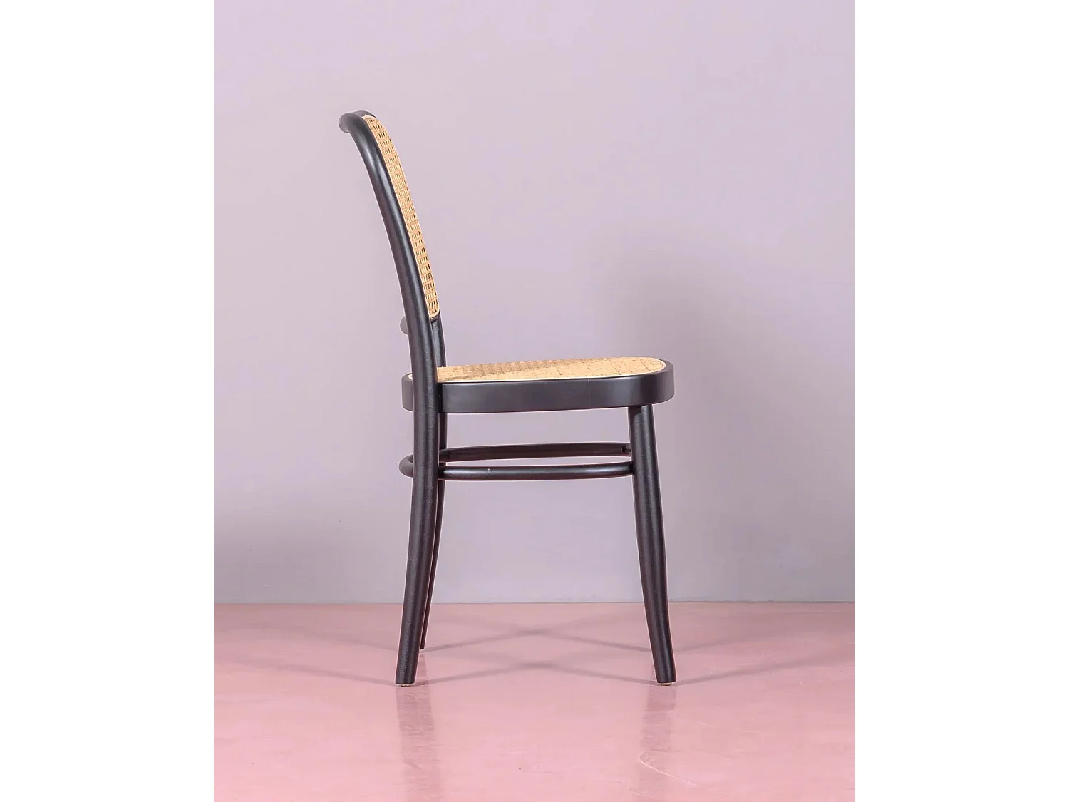 Silla de madera de haya con acabados de ratán natural - Moulin - Negro