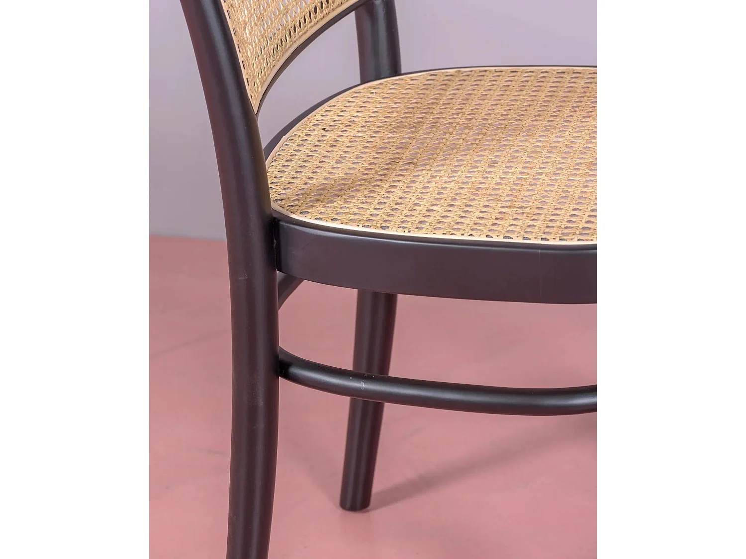 Chaise en bois de hêtre avec finitions en rotin naturel - Moulin - Noir