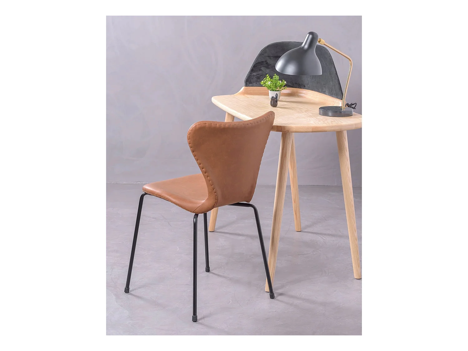 Suite de 4 chaises vintage tapissées en simili cuir - Seven - Brun
