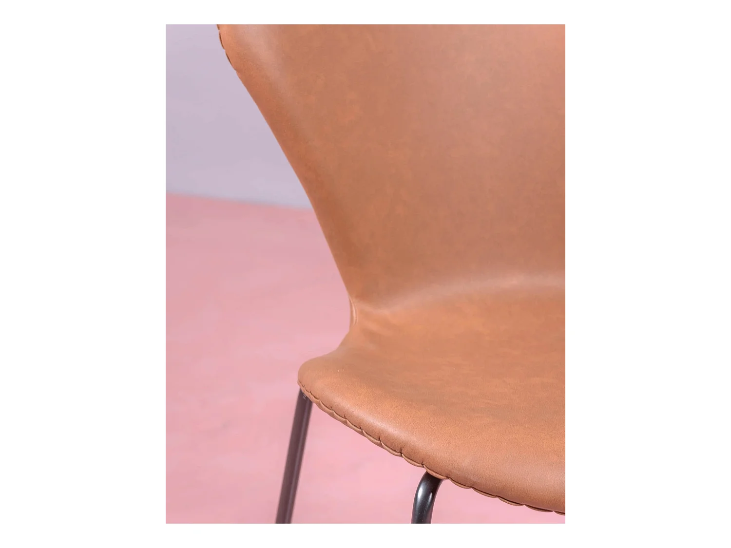 Suite de 4 chaises vintage tapissées en simili cuir - Seven - Brun