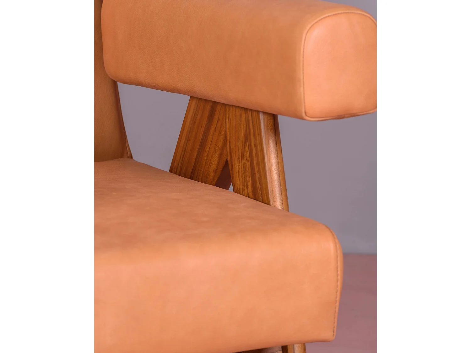 Fauteuil vintage en bois de teck et cuir italien - Compass S - Cognac