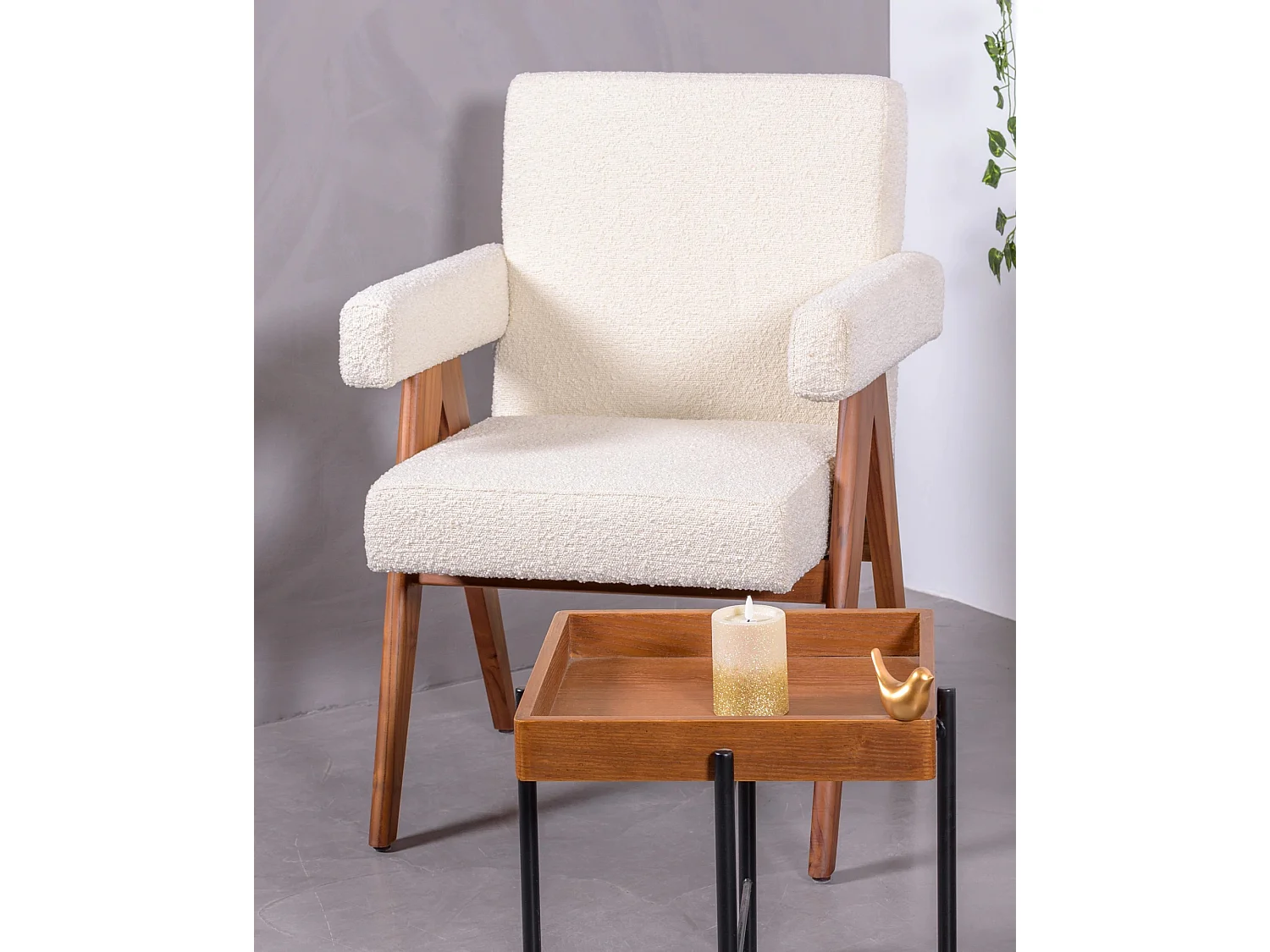 Rustikaler Sessel mit Armlehnen aus Teakholz und Bouclé-Stoff - Compass - Weiß