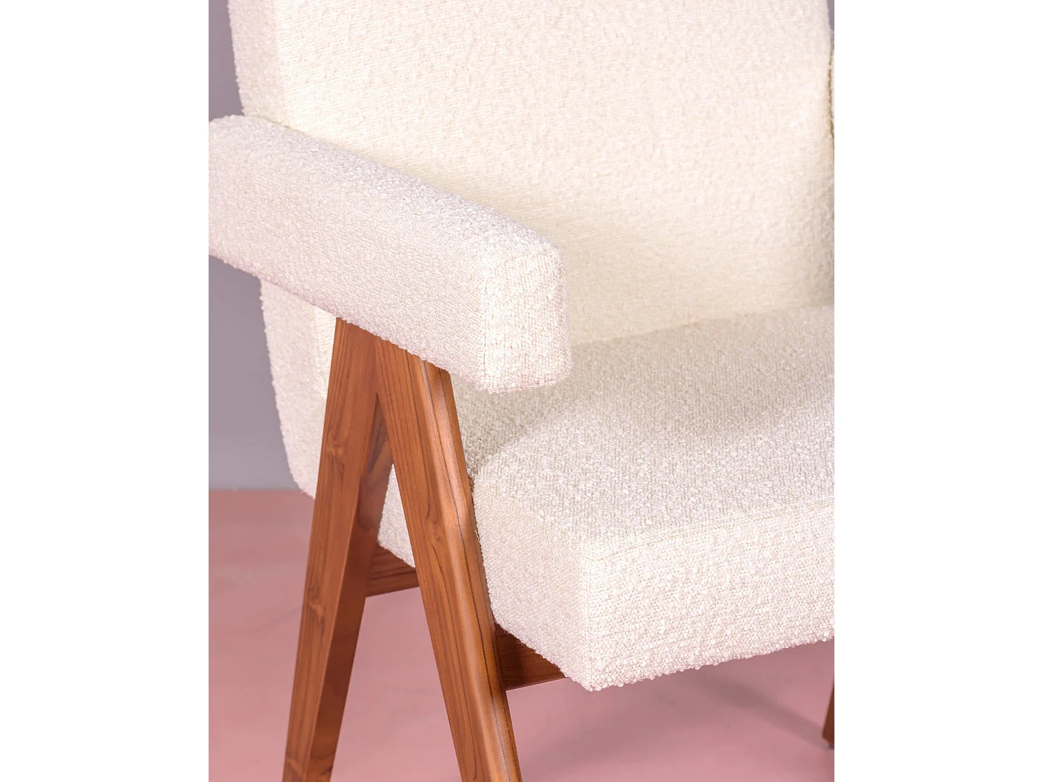 Rustieke fauteuil met armleuningen in teakhout en boucléstof - Compass - Wit