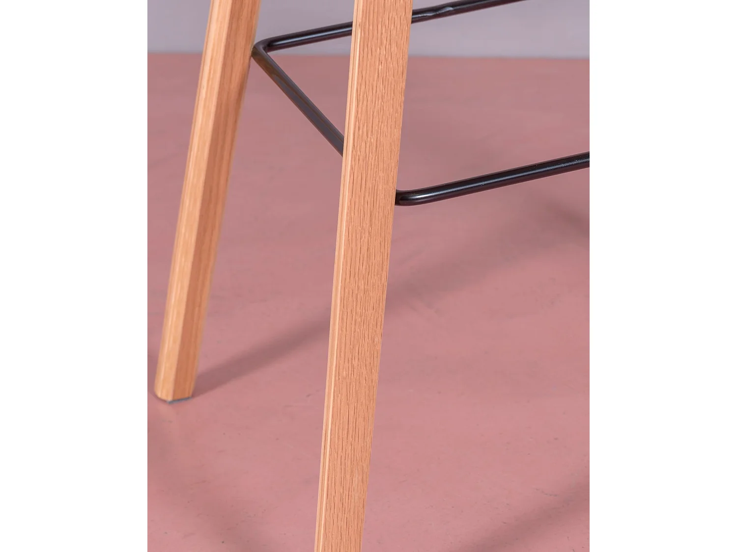 Tabouret nordique avec pieds en bois de hêtre (75cm) - Daxer - Blanc