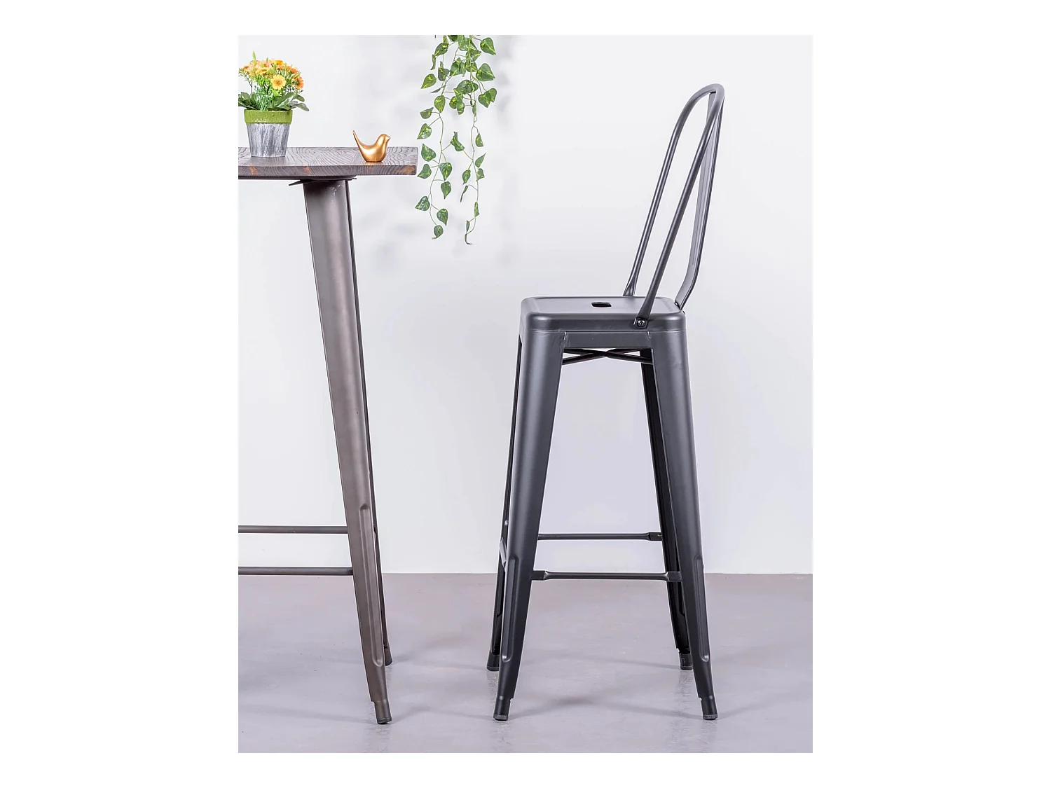 Set van 4 metalen krukken met hoge rugleuning - Bistro - Zwart