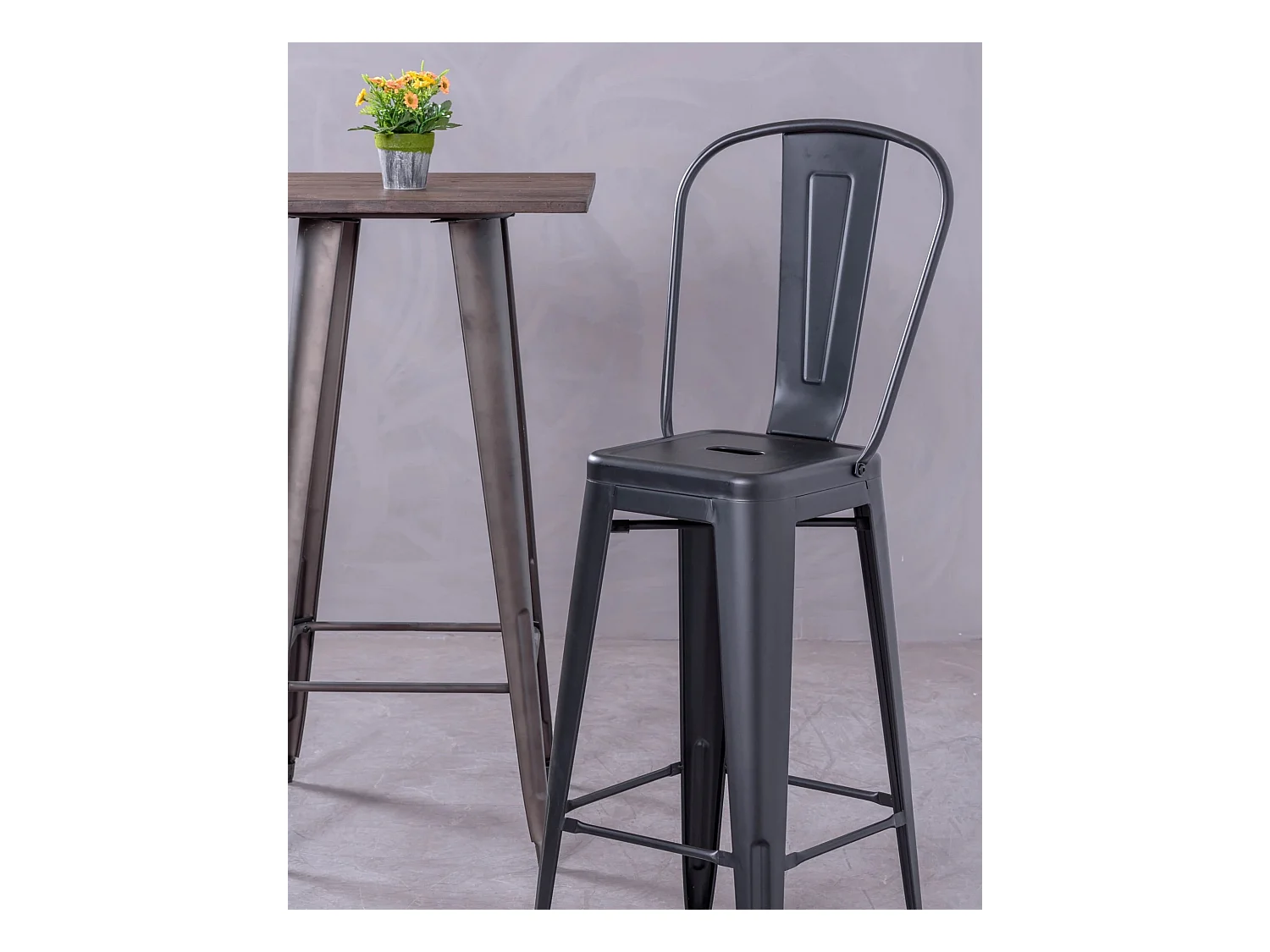 Set van 4 metalen krukken met hoge rugleuning - Bistro - Zwart