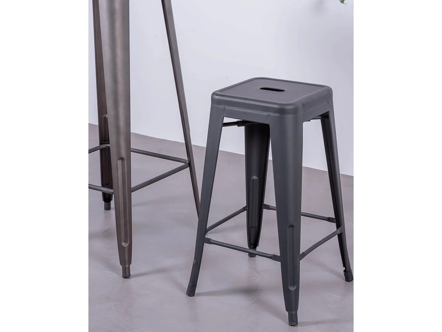 Lot van 4 metalen krukjes 66cm hoog - Bistro - Zwart