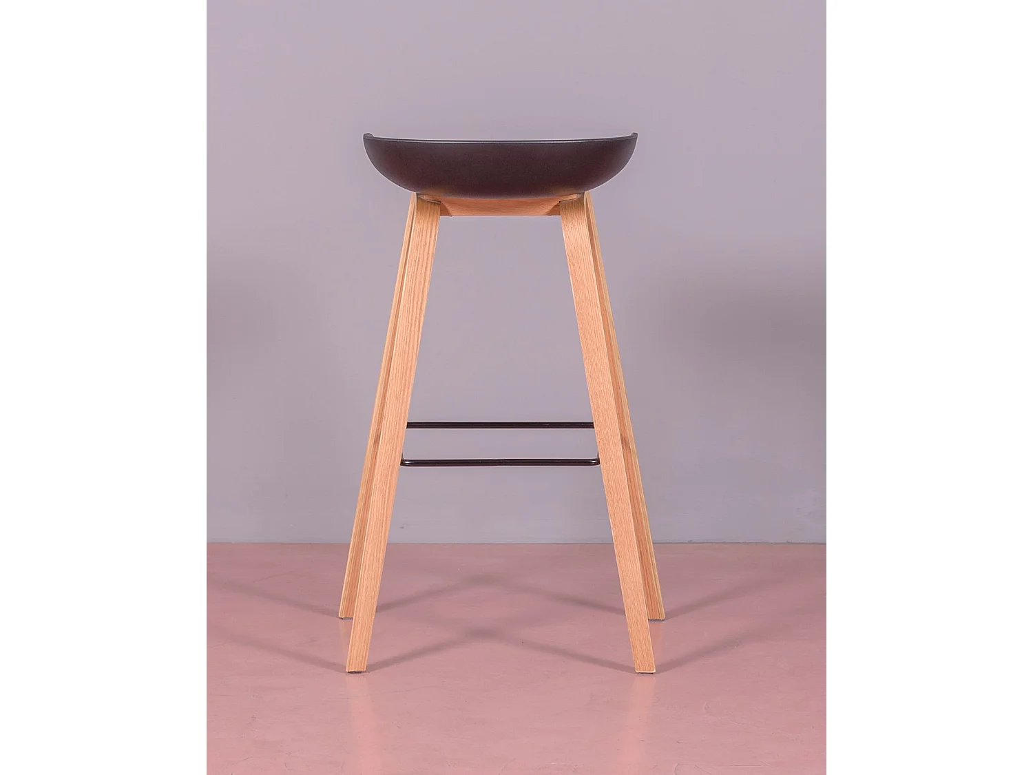 Nordic Kruk met beukenhouten poten (75cm) - Daxer - Zwart