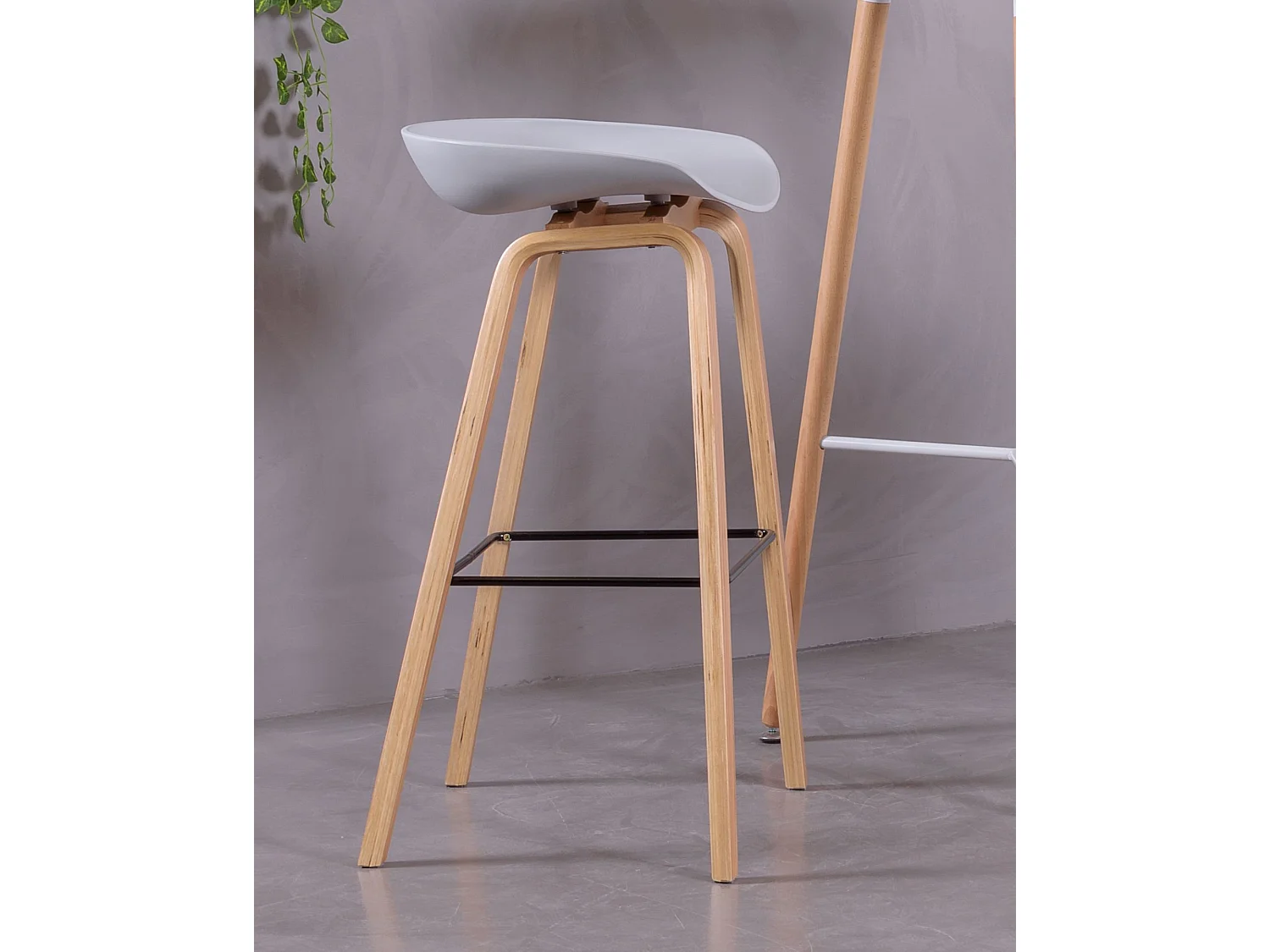 Nordic Kruk met beukenhouten poten (75cm) - Daxer - Lichtgrijs