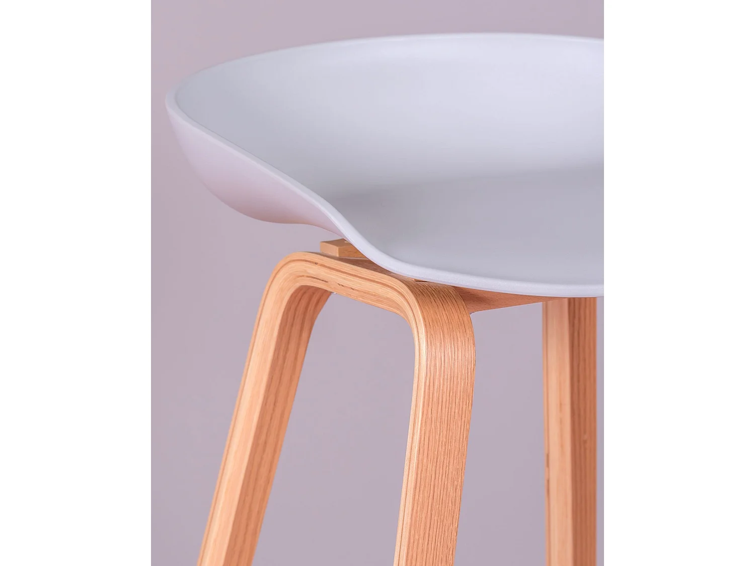 Nordic Kruk met beukenhouten poten (75cm) - Daxer - Lichtgrijs