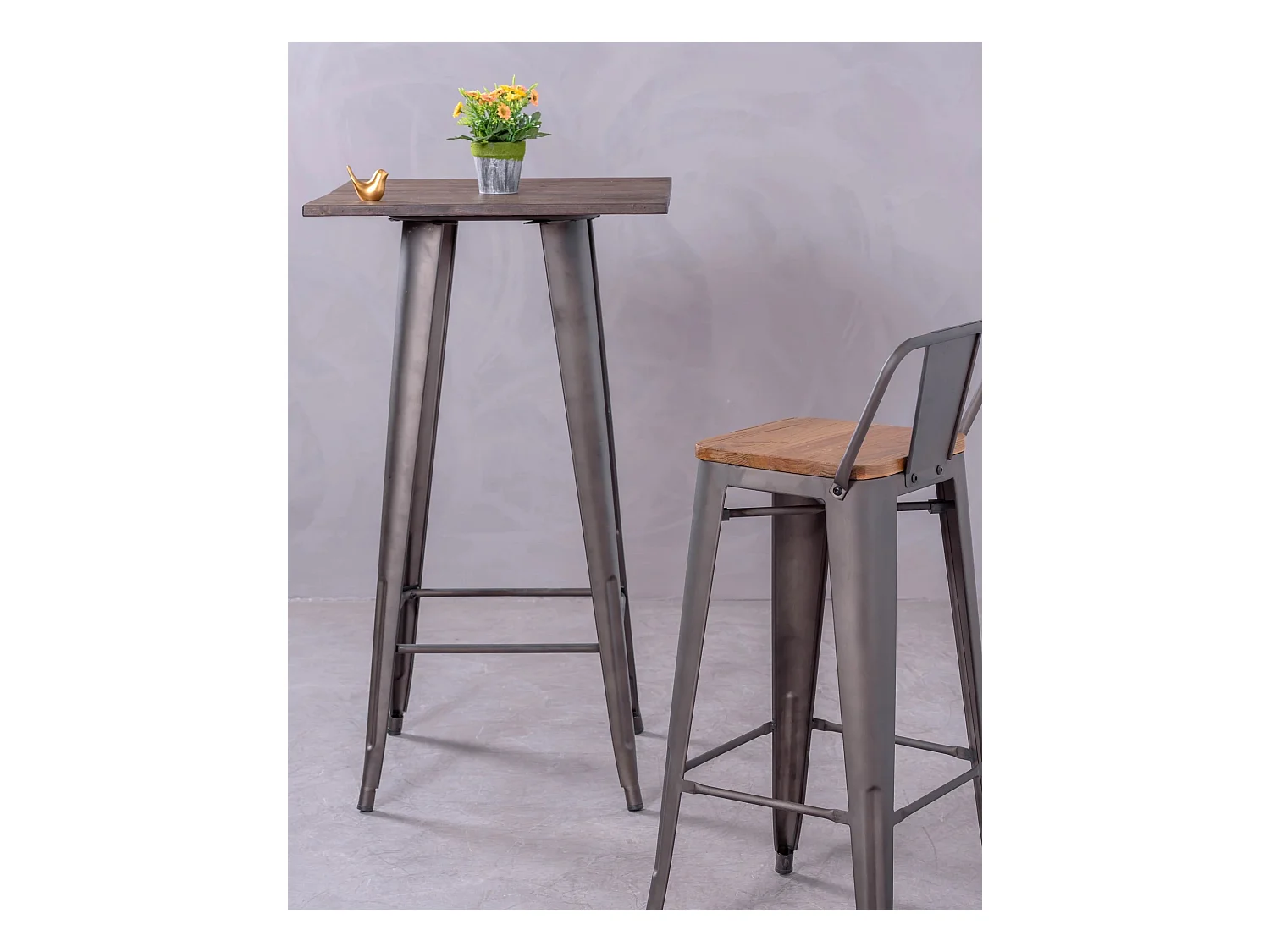 Confezione da 4 sgabelli in metallo con sedute in legno - Bistro - Antico