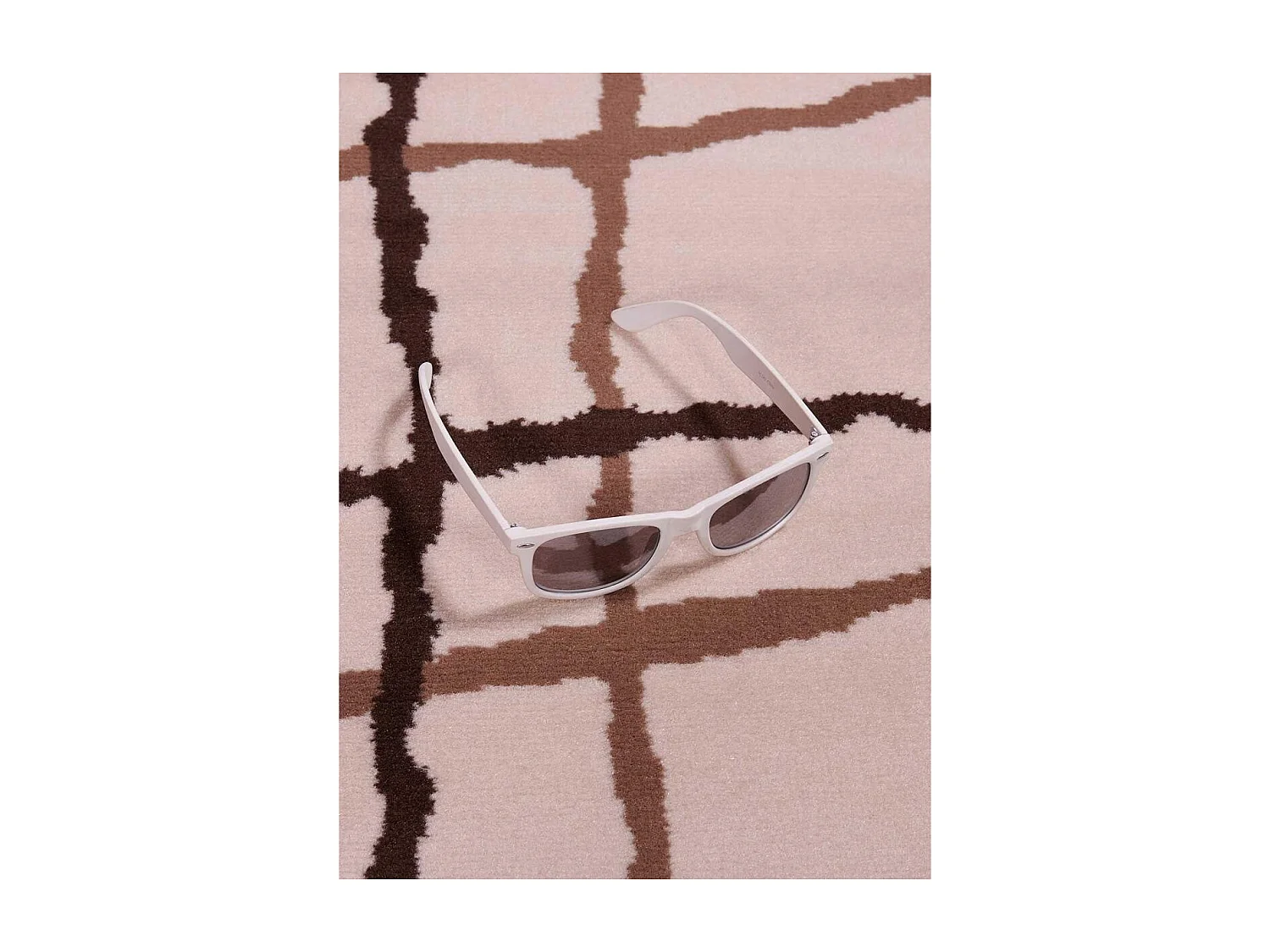 tapis chambre 60x110 tissé blanc cassé rectangle motif abstrait LYN1 MALMO