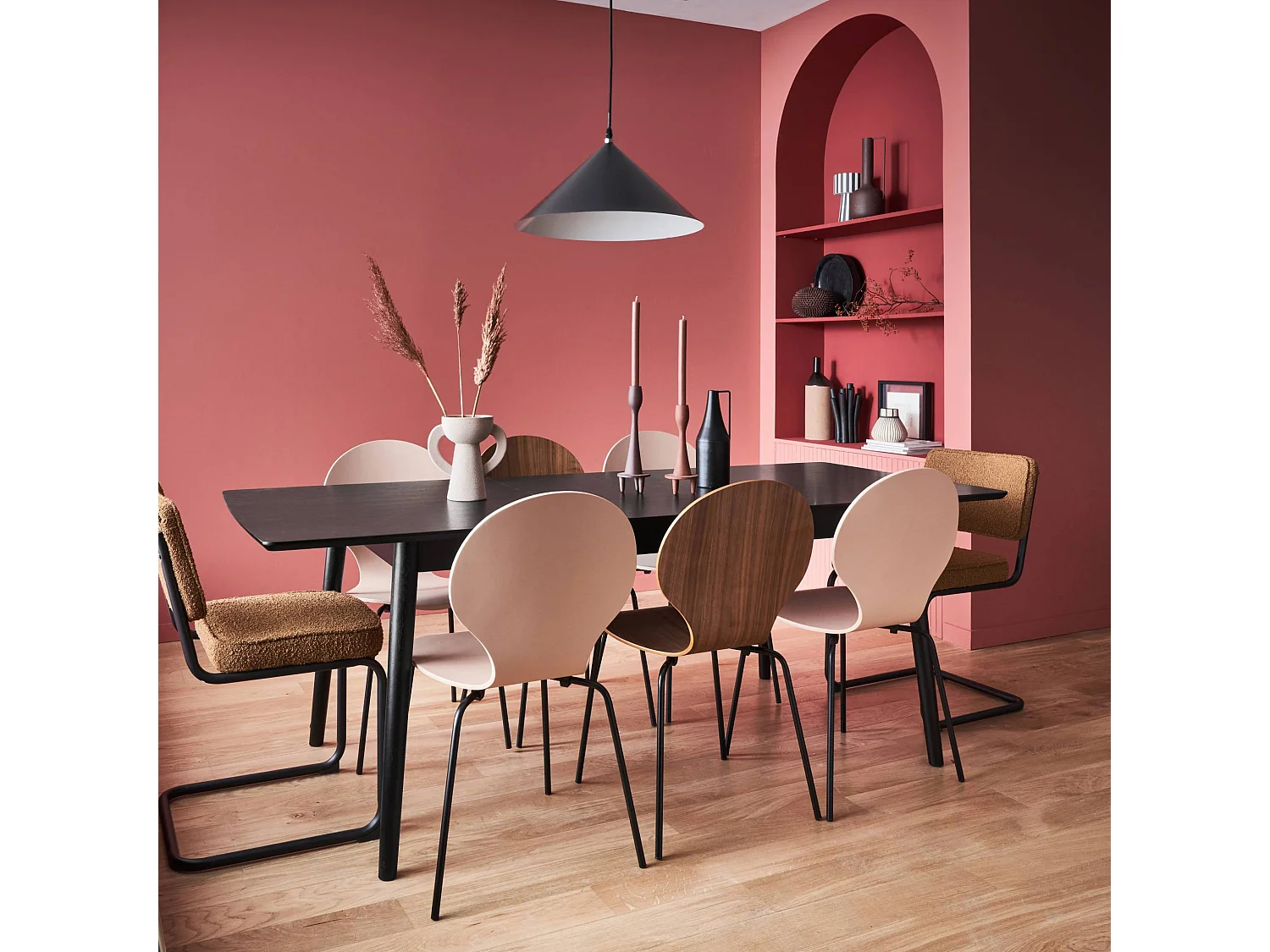 Table à manger extensible rectangulaire Lina. 6 à 8 places. 160 à 210cm