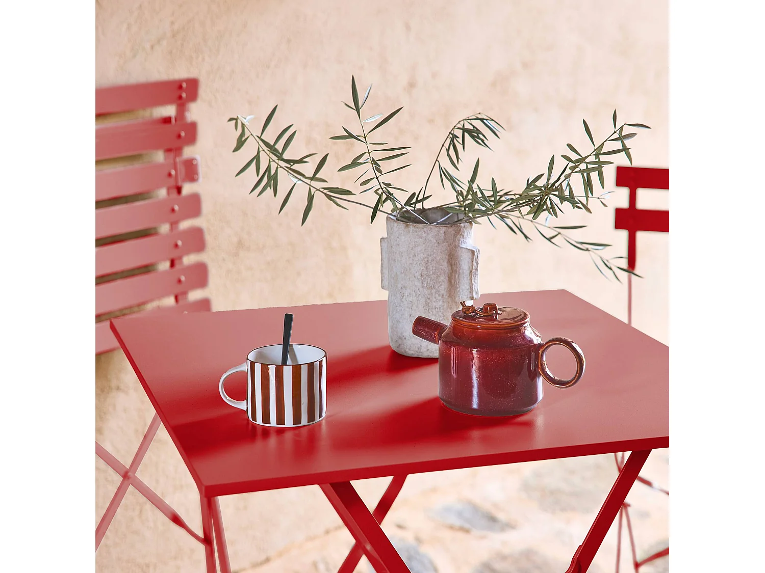 Table jardin bistrot carrée pliable 70x70cm. 2 places en acier thermolaqué