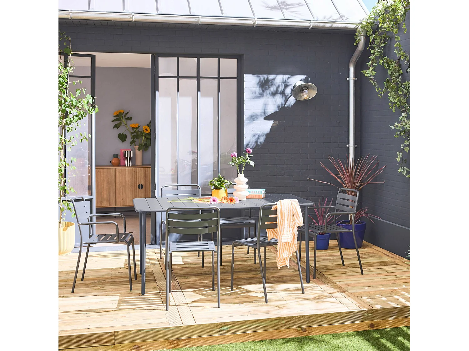 Table de jardin métal + 6 assises anthracite. acier traitement anti rouille