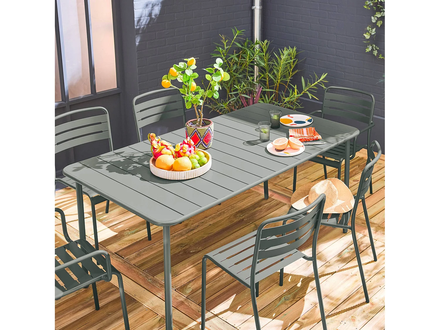 Table de jardin métal + 6 assises kaki. acier traitement anti rouille