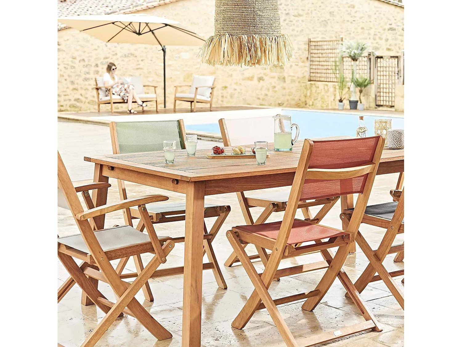 Salon de jardin en bois extensible - Almeria - Table 120/180cm avec rallonge. 2 fauteuils et 4 chaises. en bois d'Eucalyptus  huilé et textilène terra cotta