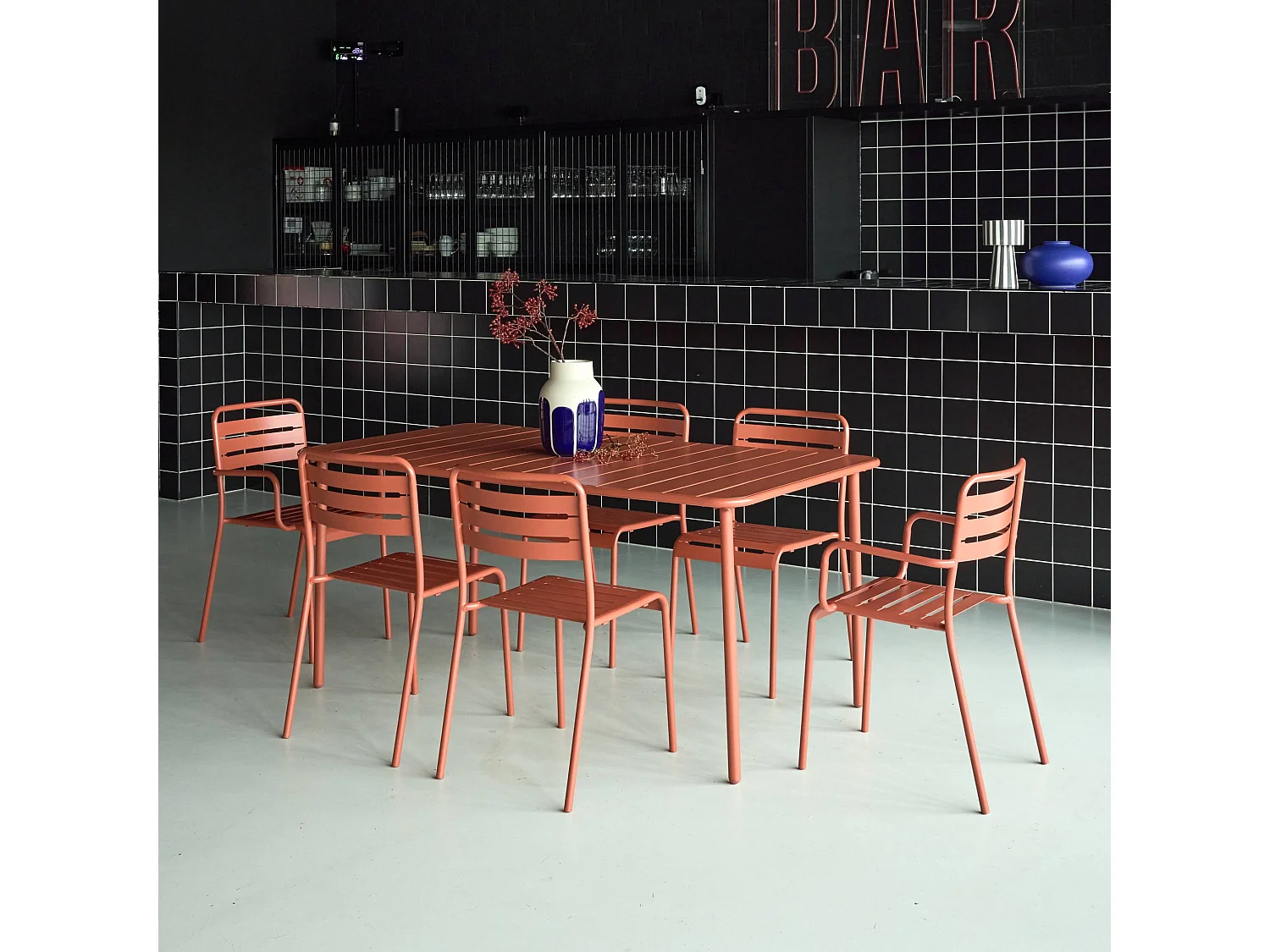 Table de jardin métal + 6 assises terracotta. acier traitement anti rouille