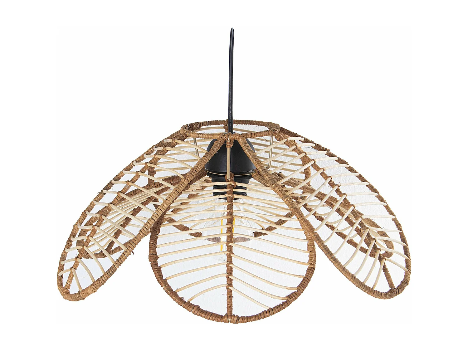 Suspension élégante en rotin pour ambiance naturelle