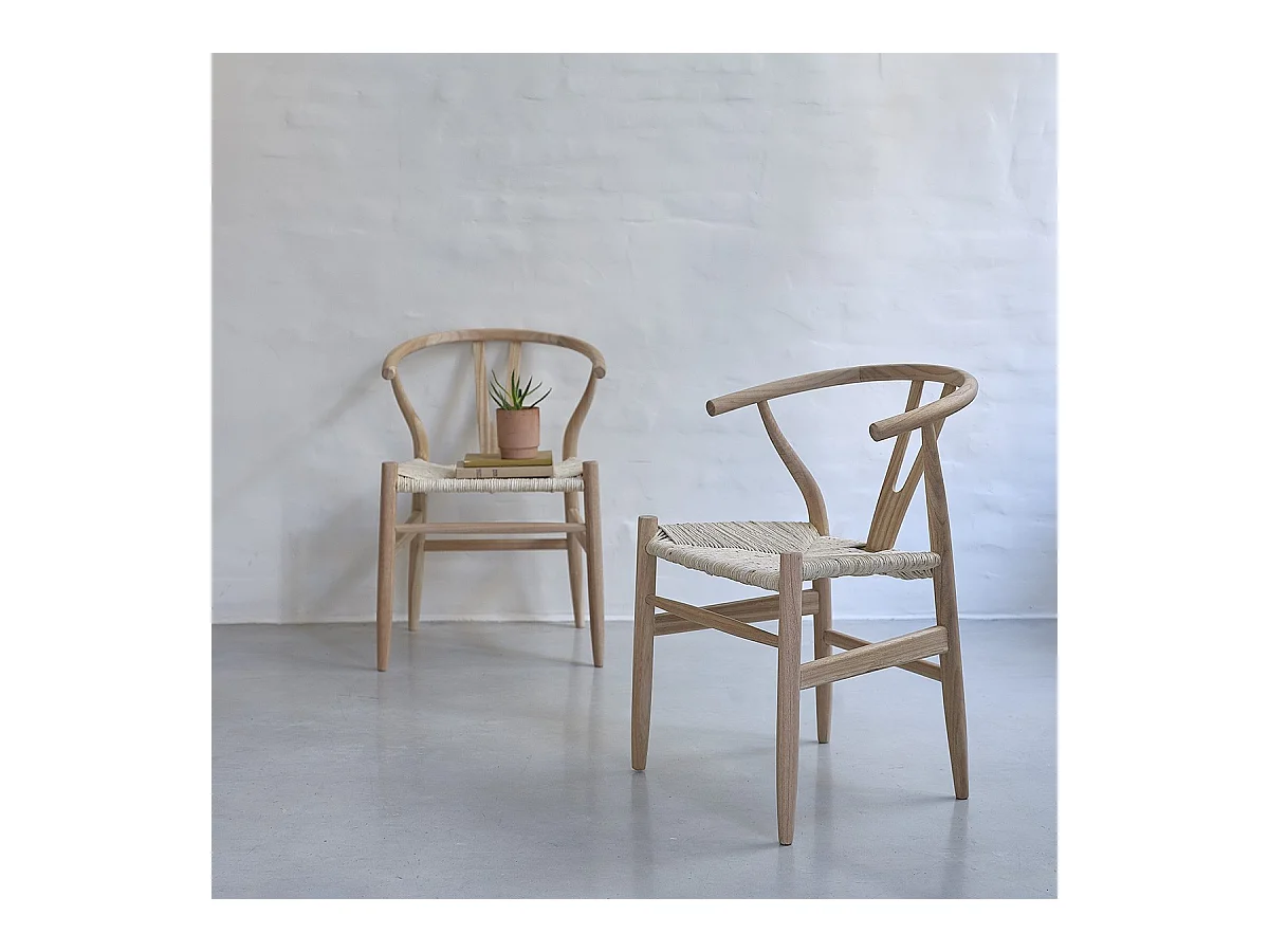 Conjunto de 2 sillas de madera de mindy maciza y asiento de tejido