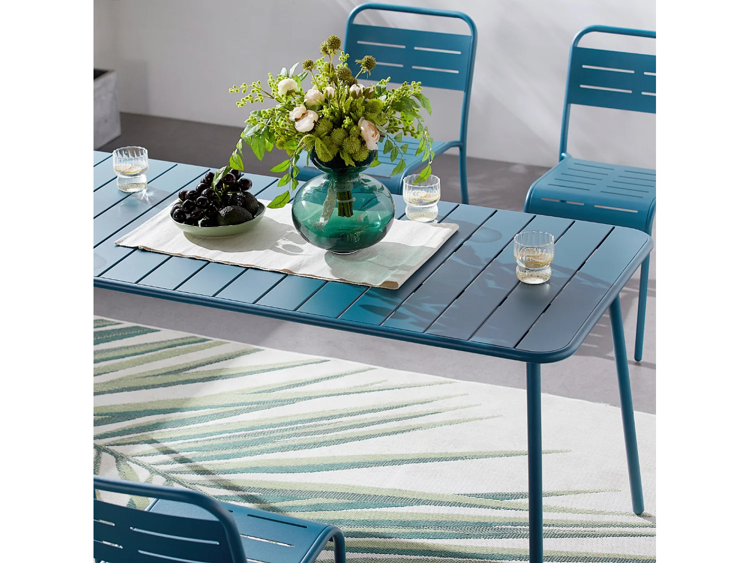 Table de jardin en acier 6 places bleue BERGAME