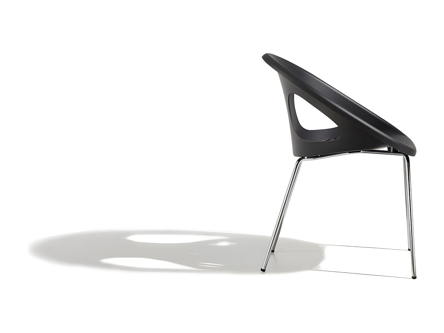 Chaise design DROP pieds chromés
