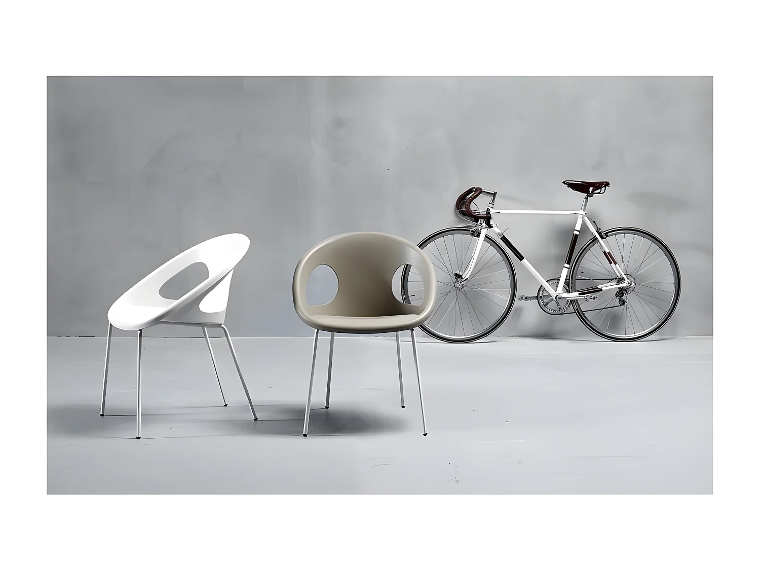 Chaise design DROP pieds chromés