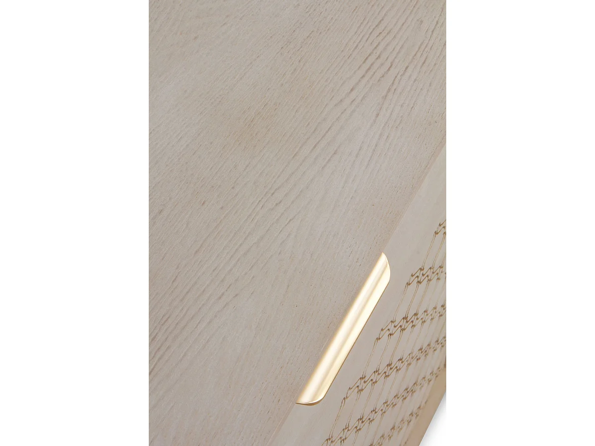 Aparador de 3 puertas chapado en madera de roble y color beige