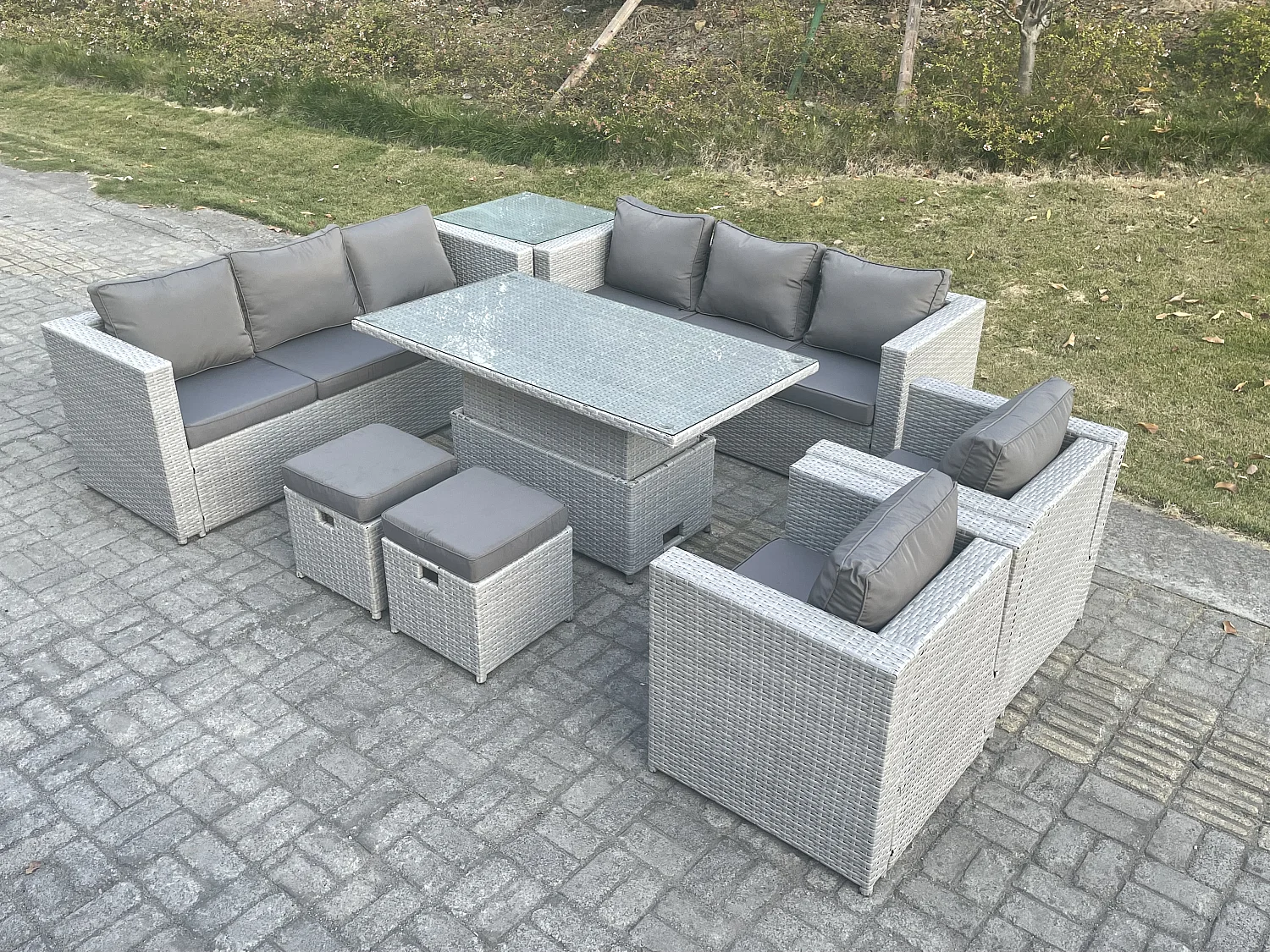 Polyrattan Essgruppe Gartenmöbel Set Höhe verstellbar Esstisch Set mit Sofa 2 Sessel Beistelltisch 2 Kleiner Fußhocker Helles Grau