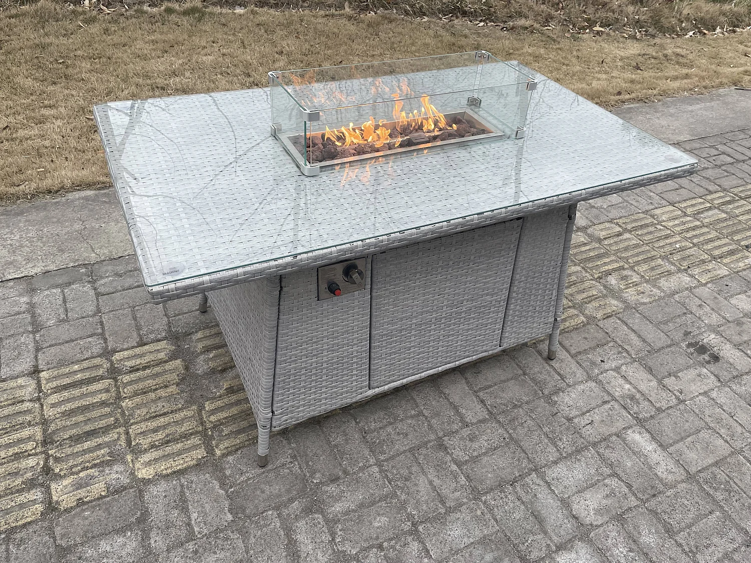 5-Sitzer Polyrattan Gartenmöbel Set im Freien Gas Feuertisch Sofa Sets mit 2 Sessel 2 Beistelltisch Helles Grau