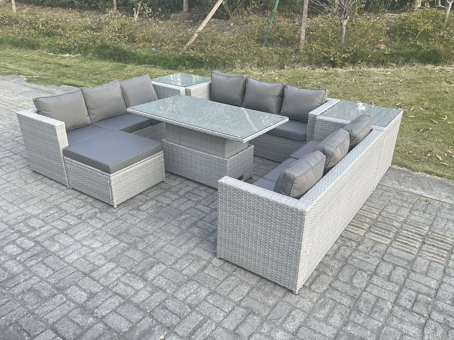 Ensemble de meubles de jardin en rotin ave Canapé,Table élévatrice und Tabourets,2 Table d'appoint 7 Pièces Groupe de sièges