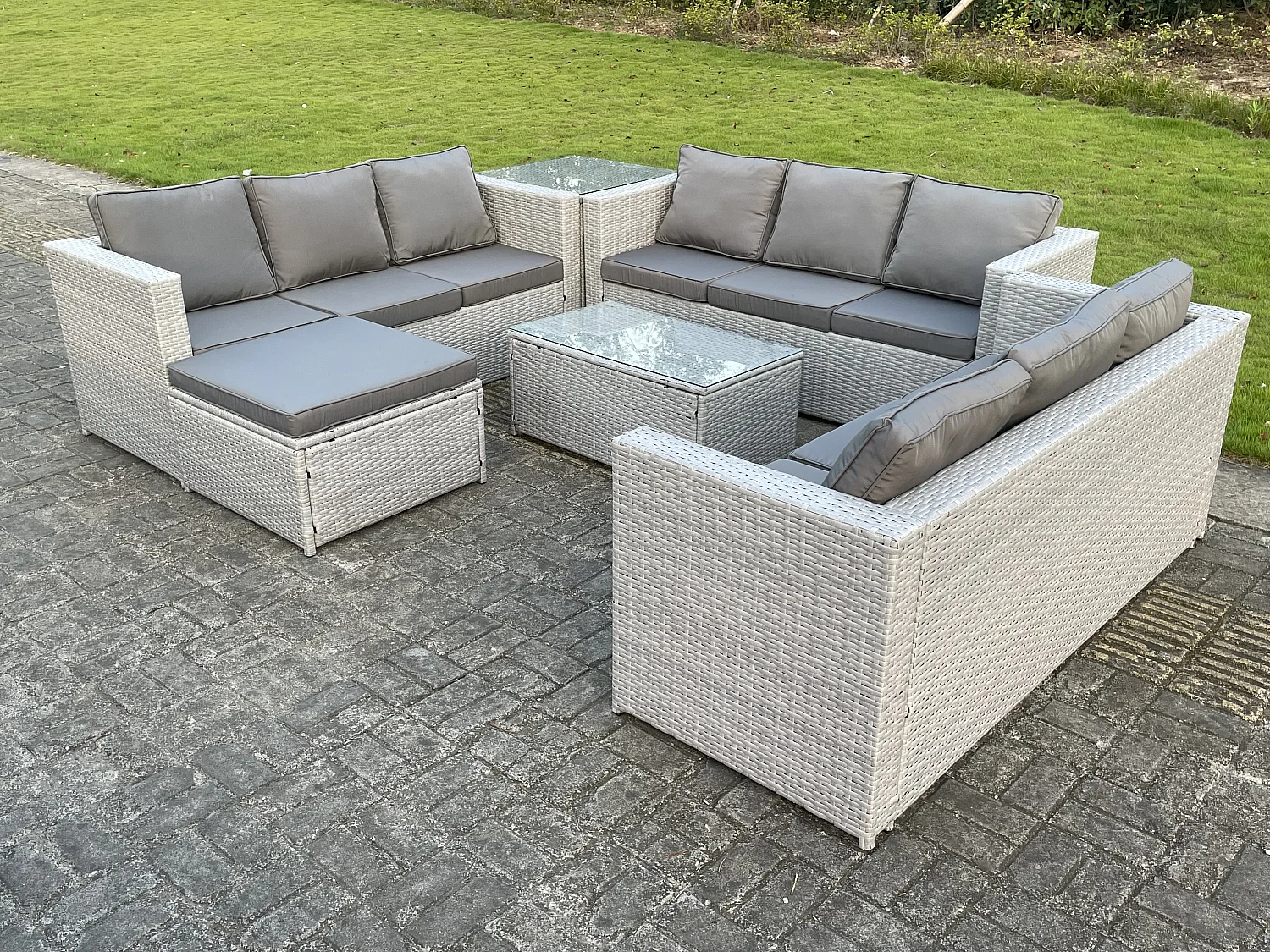 Polyrattan Gartenmöbel Set Rattan Sofa Set mit 3-Sitzer Sofa Beistelltisch Couchtisch Großer Fußhocker Helles Grau