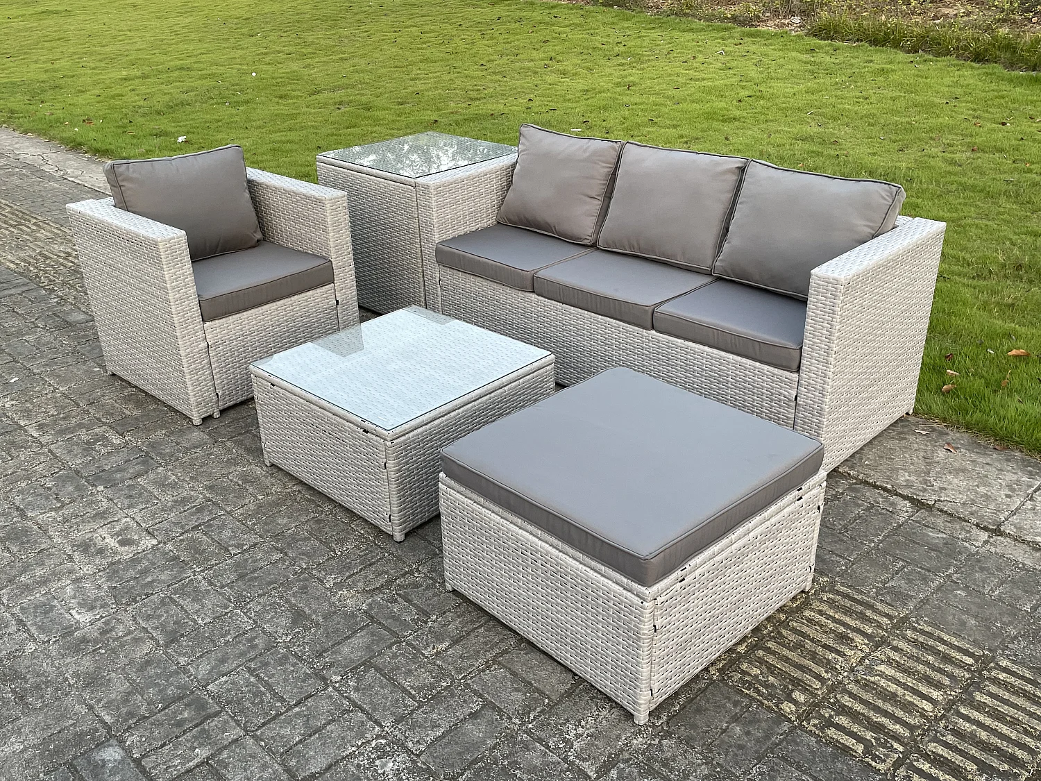 Polyrattan Gartenmöbel Set 5-Sitzer Rattan Sofa Set mit 3-Sitzer Sofa Beistelltisch Quadrat Couchtisch Großer Fußhocker Helles Grau