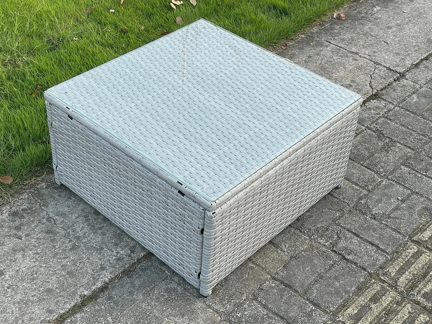 Polyrattan Gartenmöbel Set 5-Sitzer Rattan Sofa Set mit 3-Sitzer Sofa Beistelltisch Quadrat Couchtisch Großer Fußhocker Helles Grau