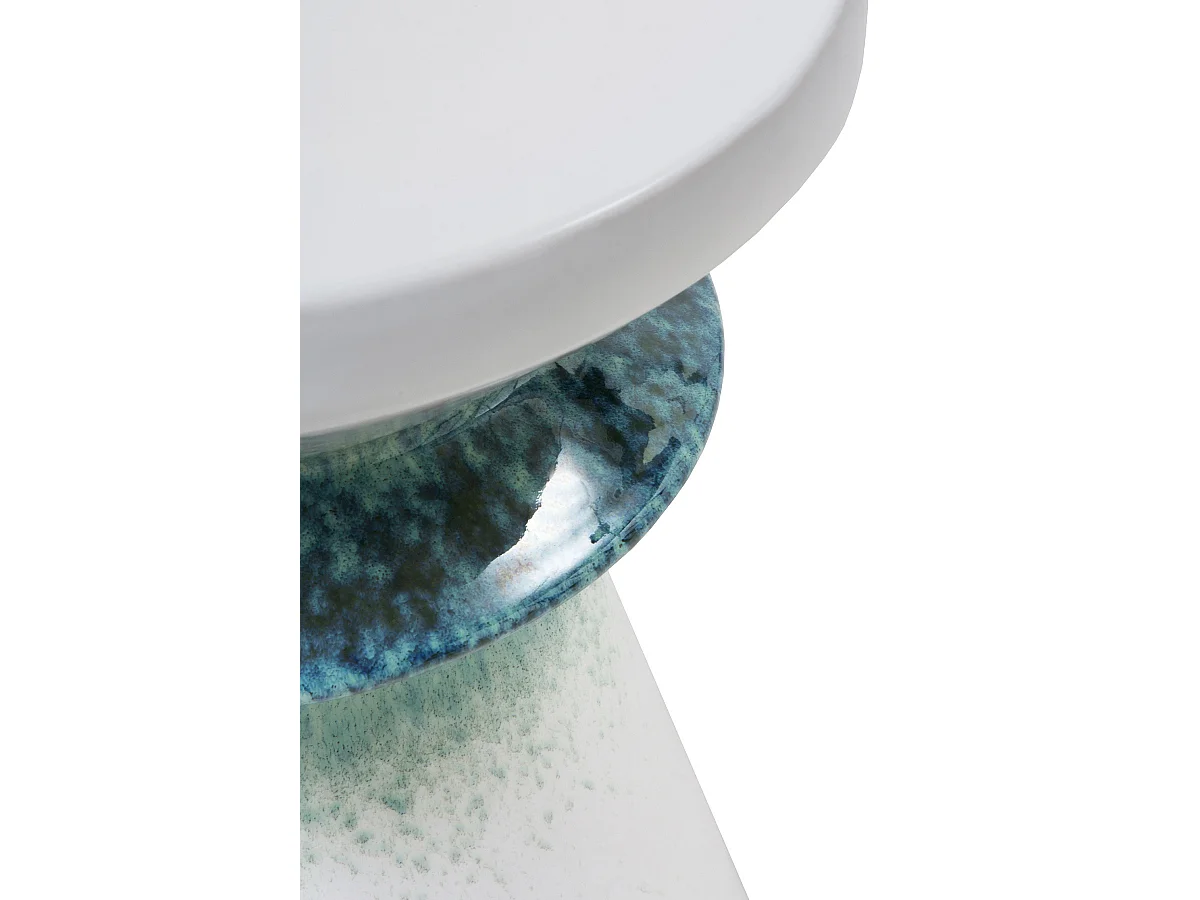 Sgabello in ceramica bianca