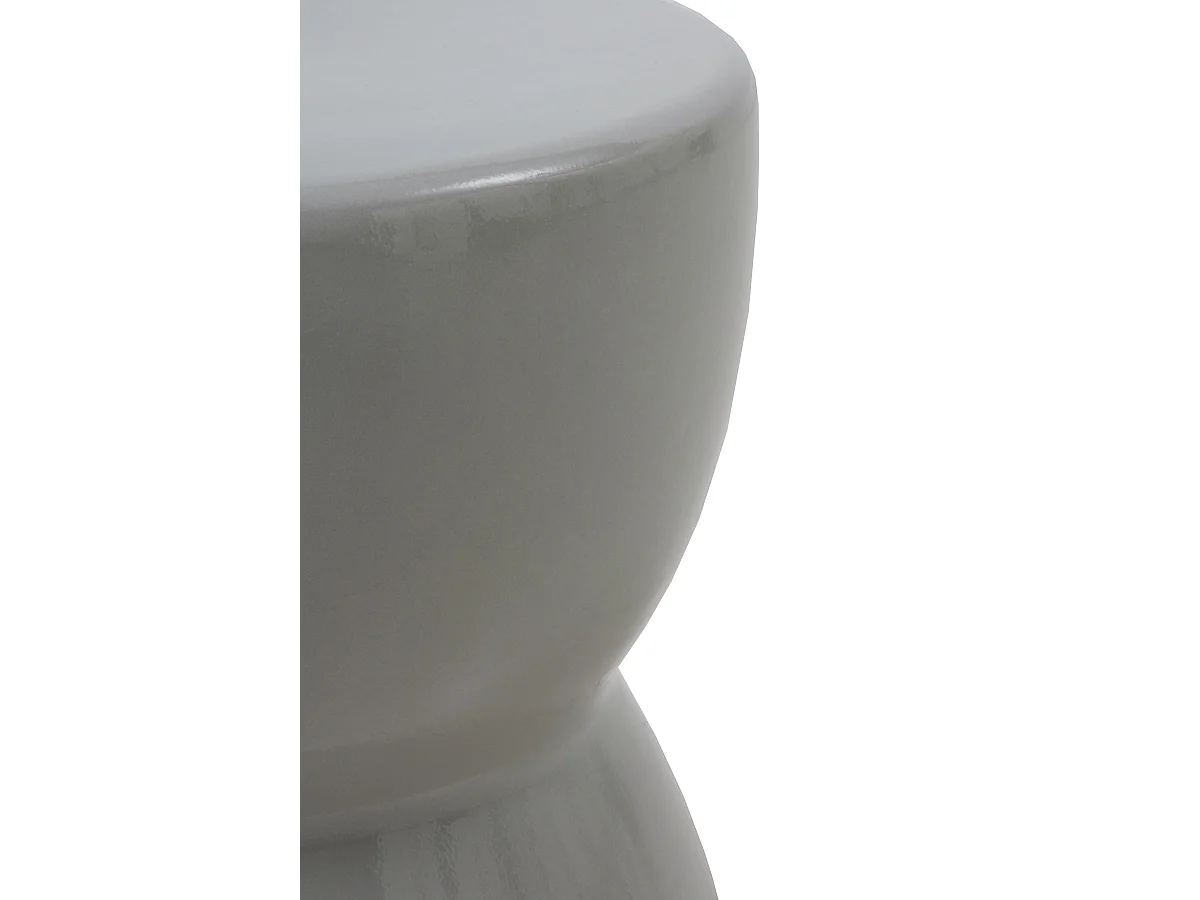 Banco de cerâmica cinzento