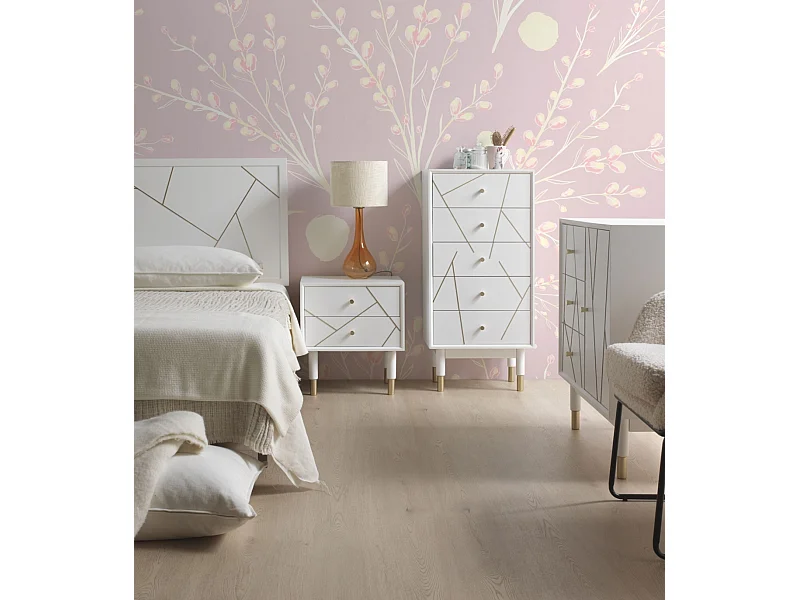 Cómoda com 3 gavetas e 1 porta lacada a branco