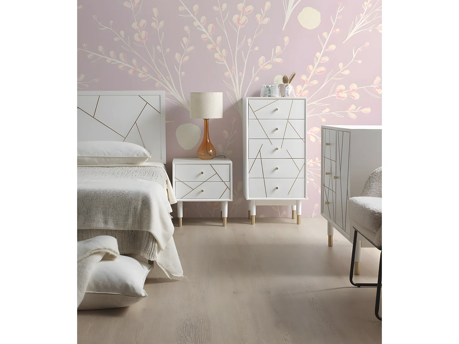 Cómoda lacada branca com 5 gavetas