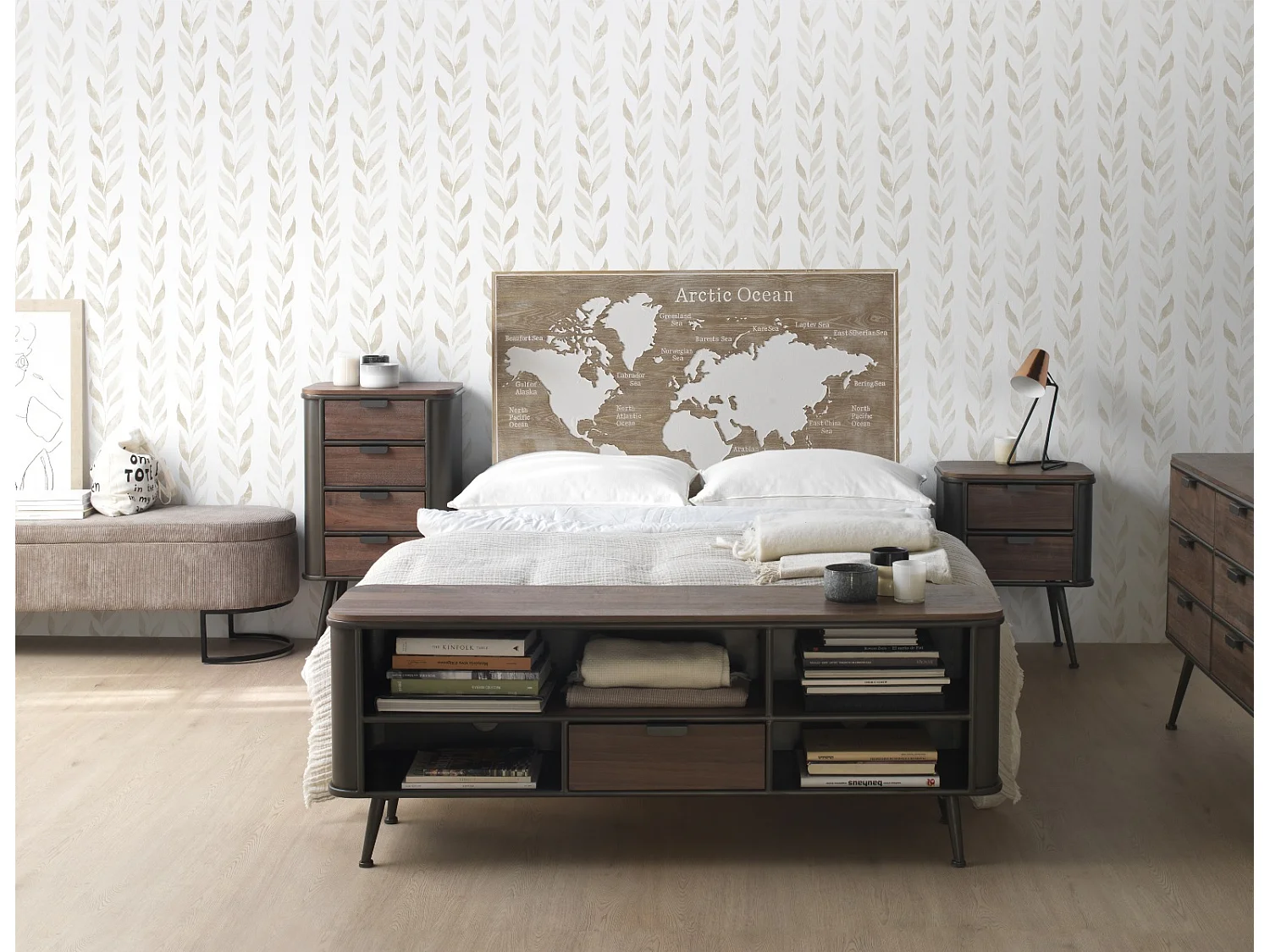 Cómoda metálica com tampo e 6 gavetas em madeira de abeto