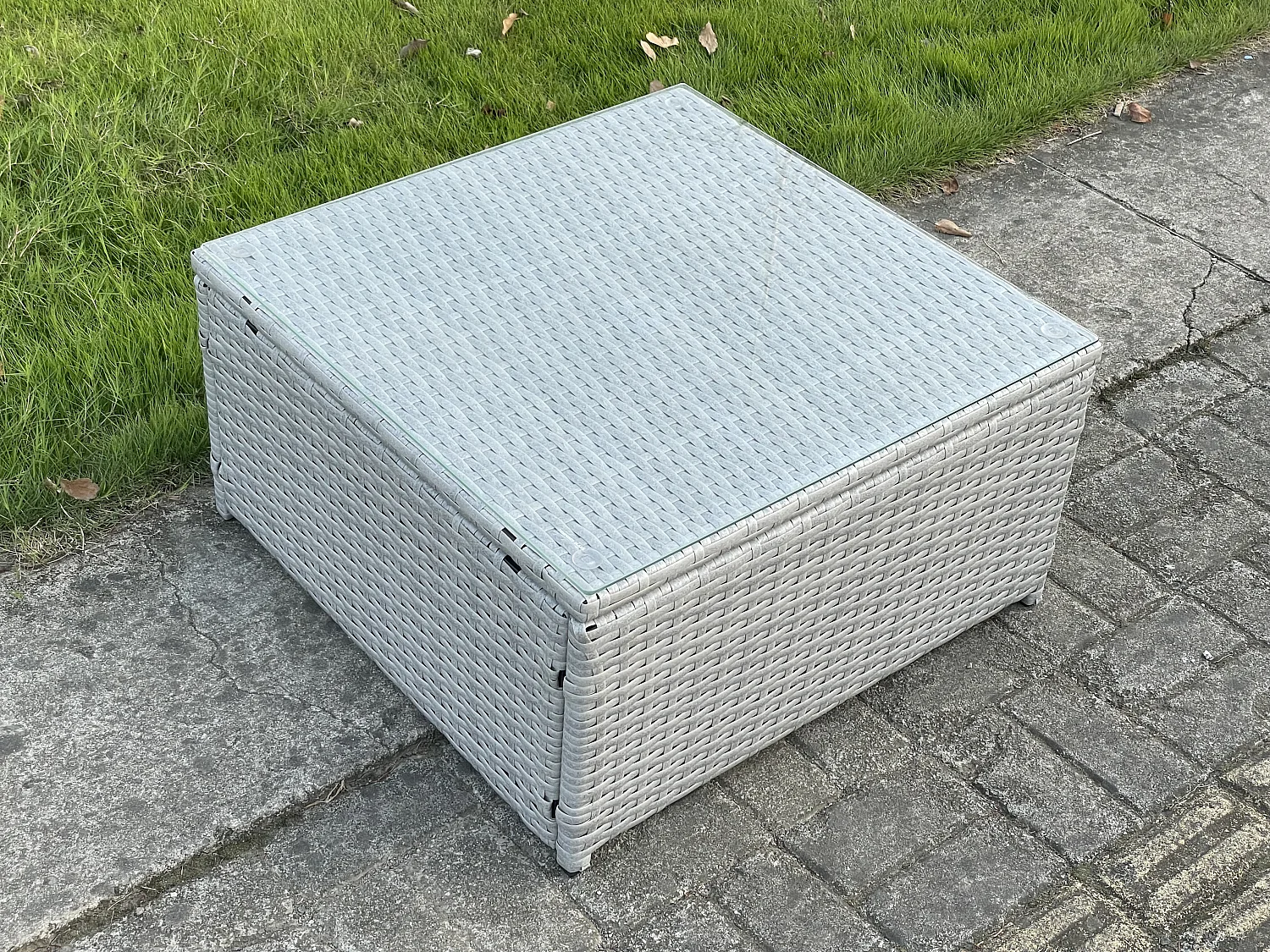 Fimous Light Grey Rattan Square Tea Coffee Table Outdoor Garden Patio Furniture With Clear Tempered Glass