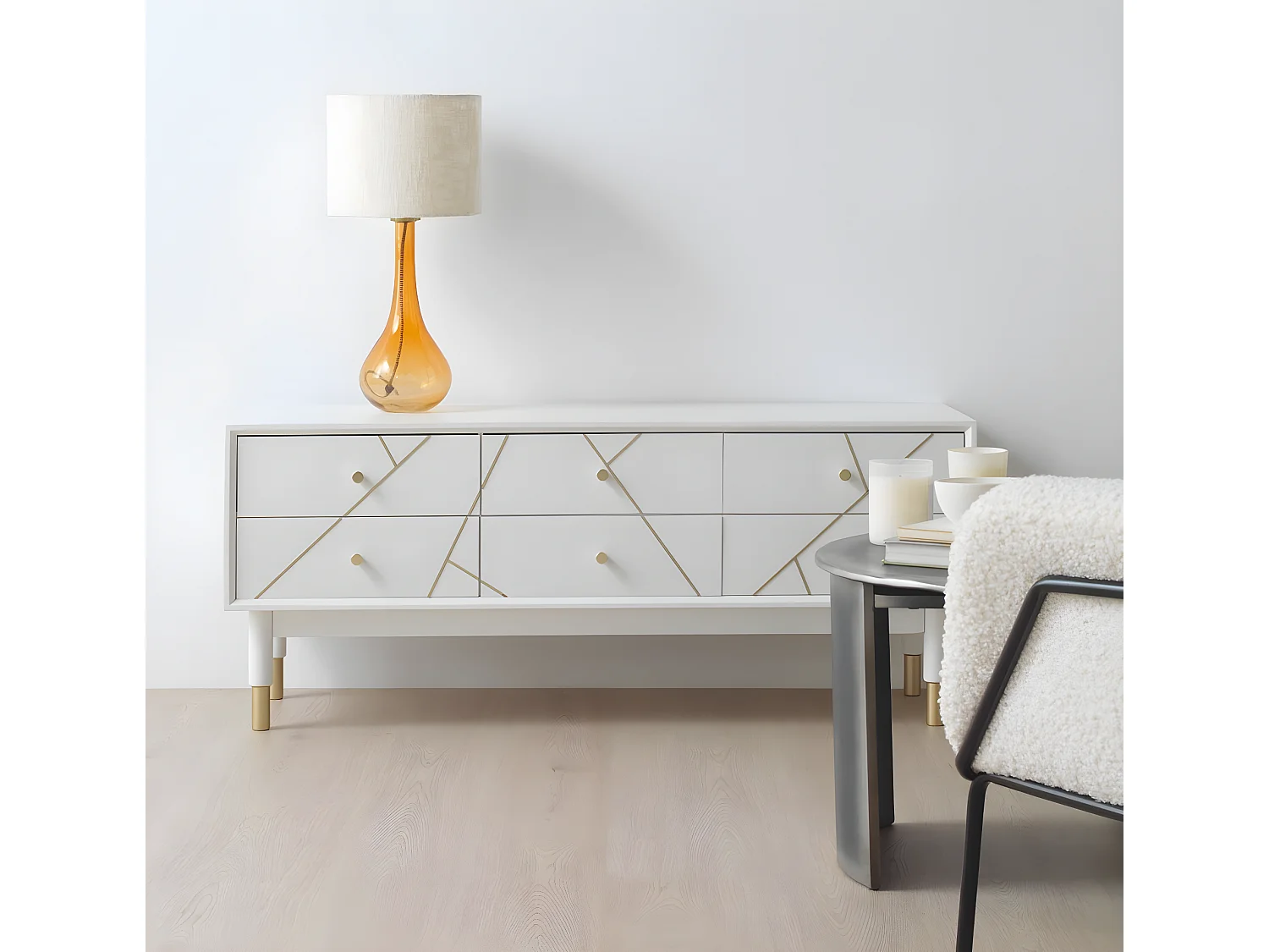 Mesa de TV com 6 gavetas lacadas a branco